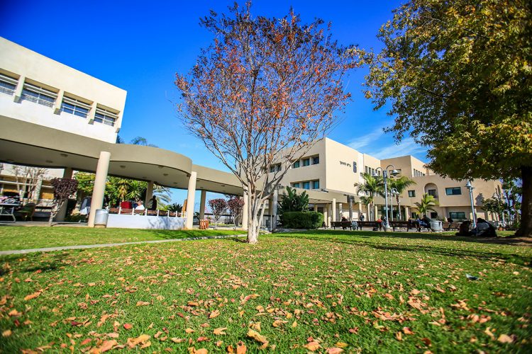 שורדת השבי קיבלה אות מהאקדמית אחוה - והעבירה מסר חשוב | כאן דרום - אשדוד