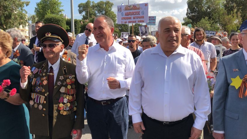 ידעו ימים יפים יותר. גיטרמן ולסרי. צילום: שמואל דוד