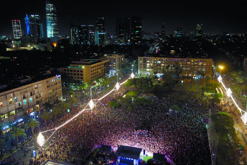 מופע הניצחון של נטע ברזילי כיכר רבין תל אביב לאחר אירוויזיון 2018. צילום: מוטי מילרוד
