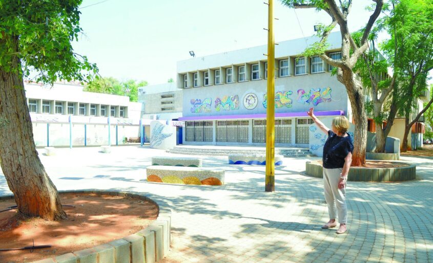 המנהלת הקודמת של בית הספר לאמנויות צמח, גליה שטרנברג, נפרדת לפני שנה. צילום: אורי קריספין
