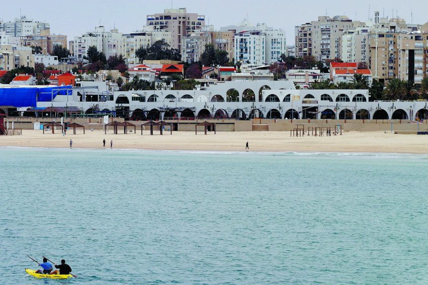 חוף הקשתות באשדוד. צילום: אלי פאר