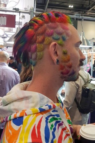 מעצב השיער מיכאל אוחיון בתערוכת מעצבי שיער xl 2018 בלונדון. צילום: מיכאל אוחיון
