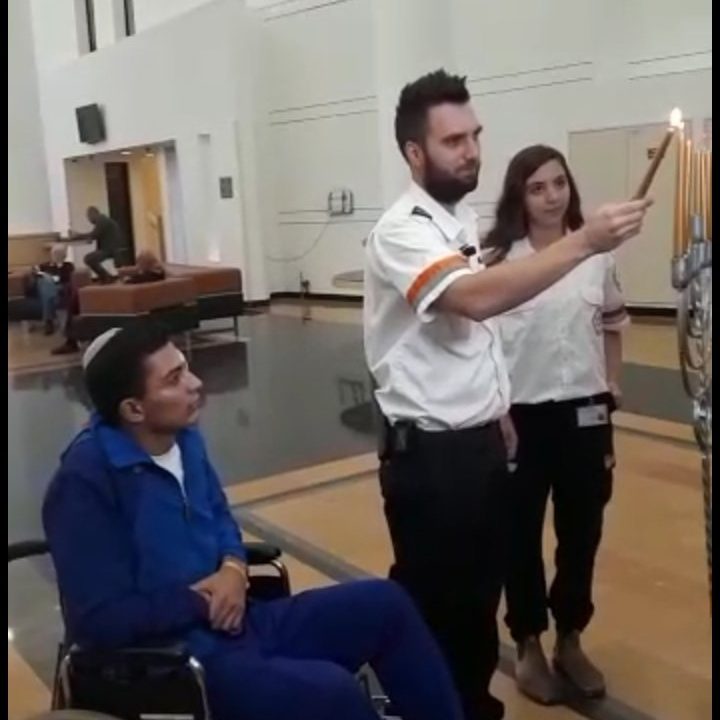 על כסא הגלגלים: שובל מיכאל, החייל שמפצע מירי נ"ט על האוטובוס