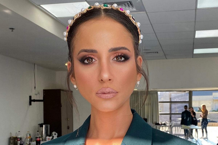 זוהר כנפי עם איפור של הילה בן-ישי. צילום: פרטי
