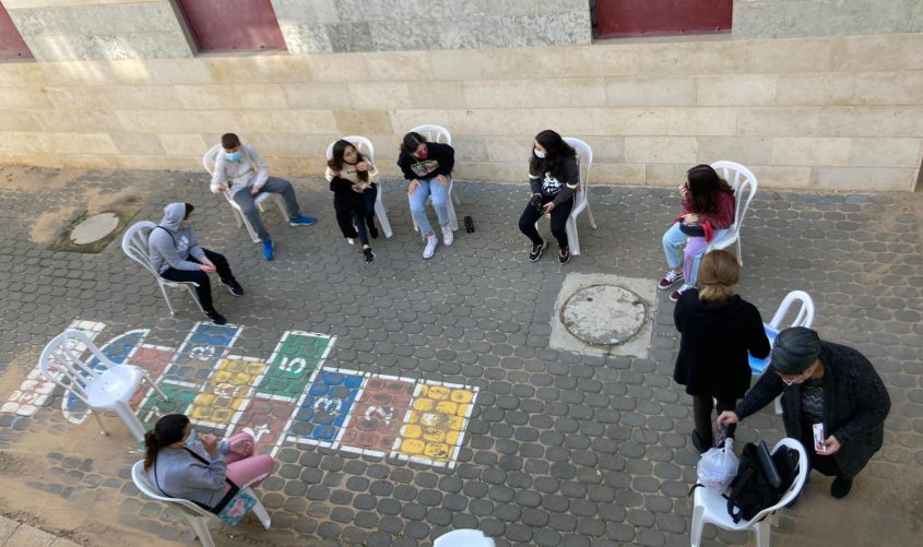 לומדים בחוץ. צילום: עיריית אשדוד