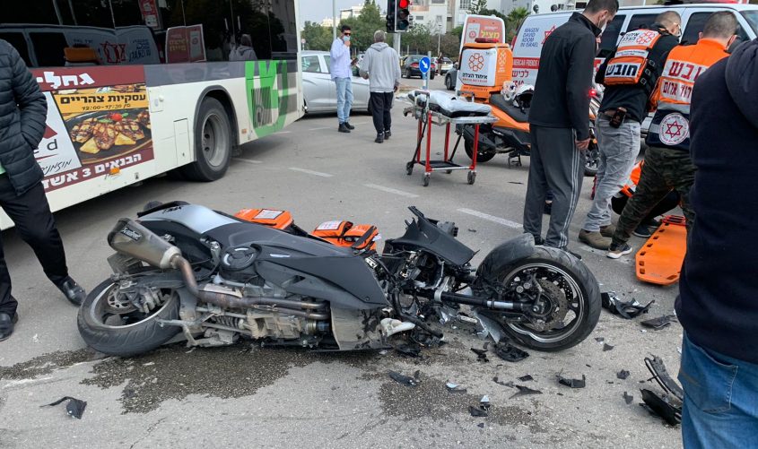 האופנוע בזירת התאונה