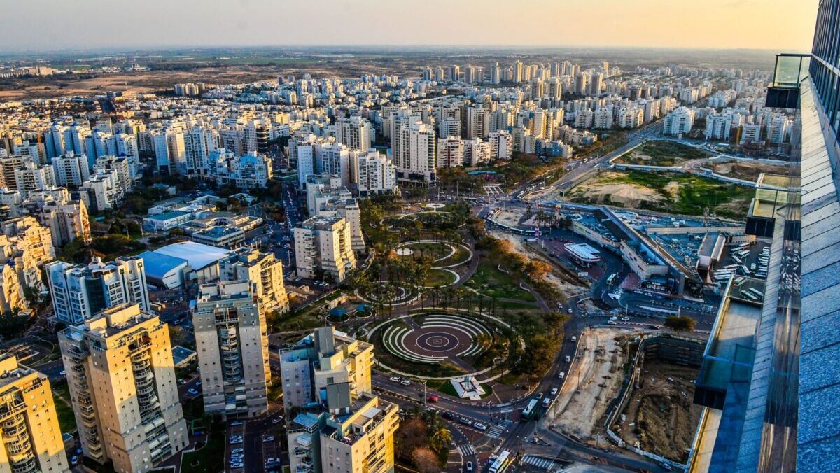 אשדוד במבט מלמעלה. צילום: אורי קריספין