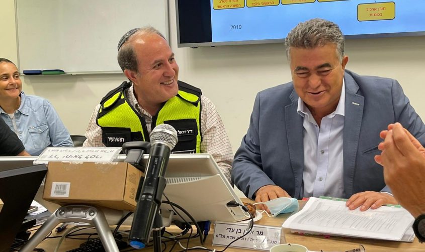השר פרץ וד"ר לסרי. צילום: שמואל דוד