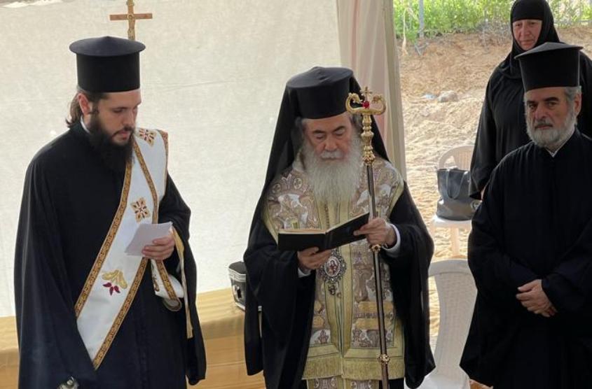 הפטריארך מתפלל באתר החפירות באשדוד. צילום: תיירות אשדוד