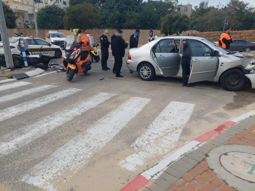 זירת התאונה ברחוב משה סנה. צילום: דוברות איחוד הצלה