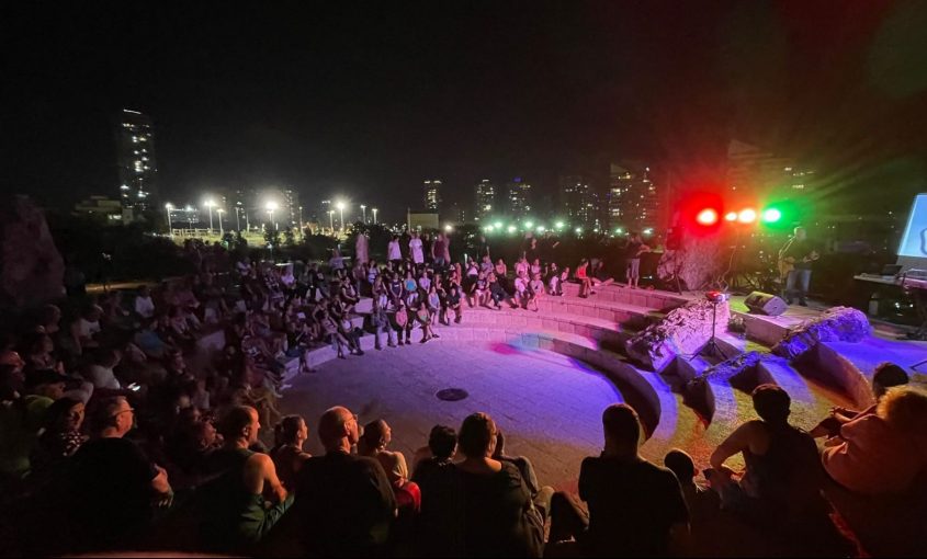 הופעה של מוזיקאים מקומיים בפארק אשדוד ים. צילום: עיריית אשדוד