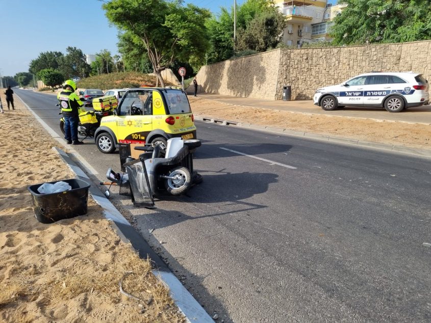 זירת התאונה ברחוב משה סנה. צילום: תיעוד מבצעי מד"א