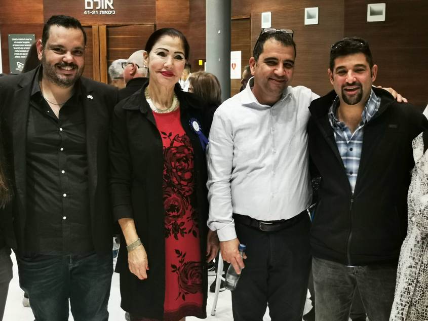 חברי המועצה, יניב קקון ומאיר אברז'ל עם אורן טואיל