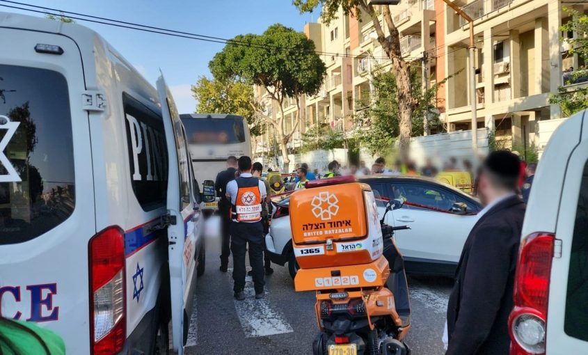 זירת התאונה הקטלנית ברחוב הפלמ"ח. צילום: דוברות איחוד הצלה