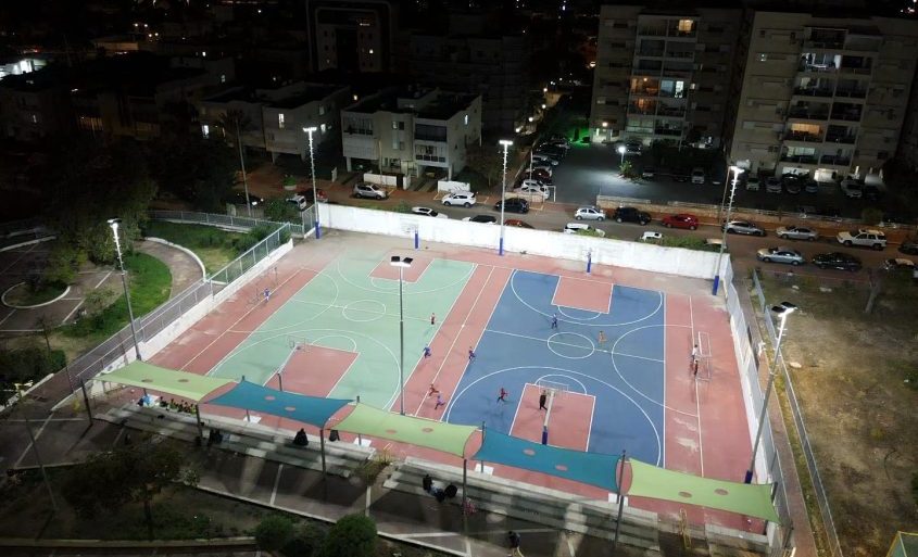 מגרשי הספורט באשדוד עם תאורה חדשה. צילום: עיריית אשדוד