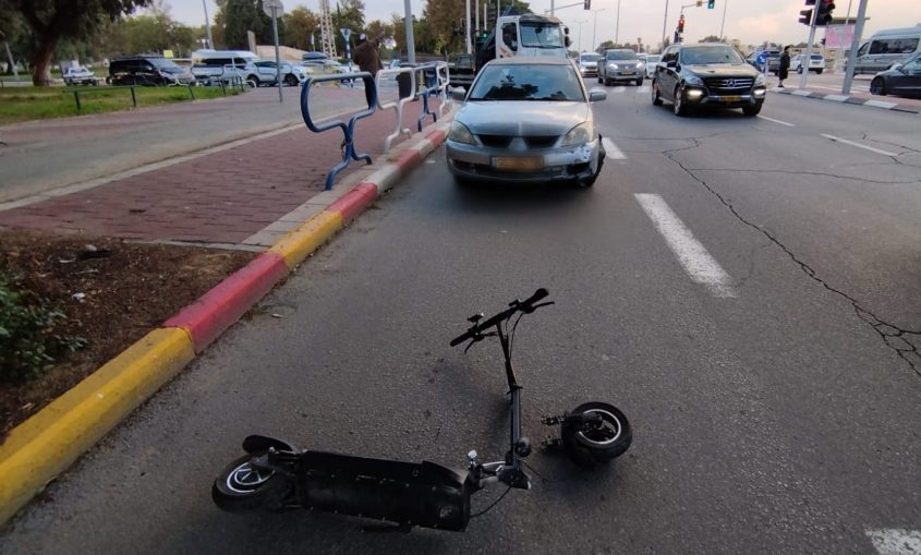זירת התאונה בשד' בני ברית. צילום: דוברות איחוד הצלה