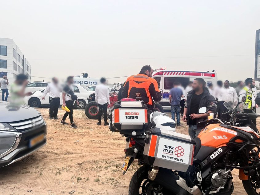 זירת התאונה עם הרייזר. צילום: דוברות איחוד הצלה