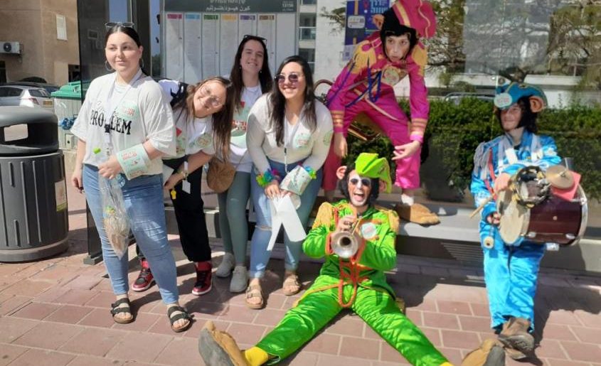 פורים באוטובוס. צילום: אלקטרה אפיקים