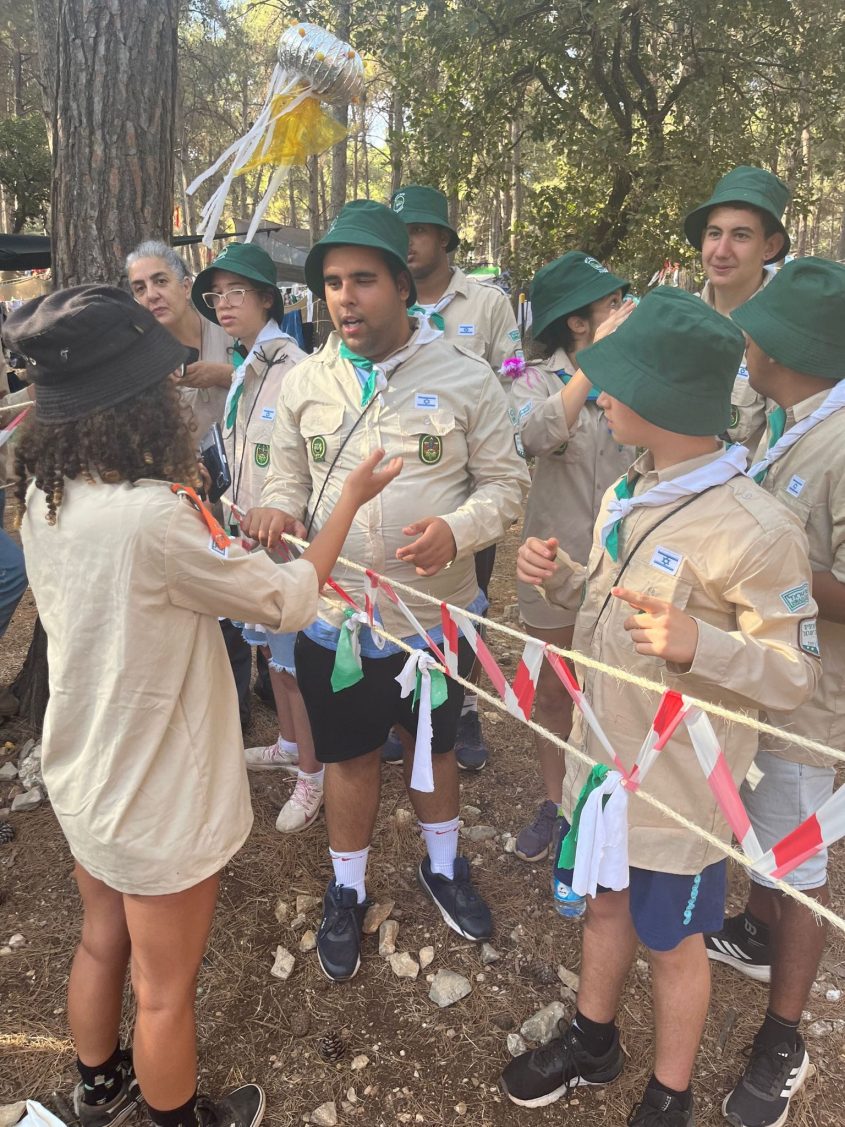 פעילות בה"ס גוונים עם הצופים. צילום: בה"ס גוונים