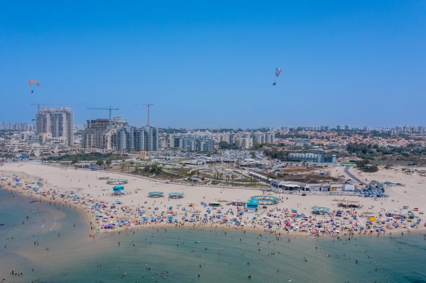 חוף אשדוד. צילום: מייק אדרי