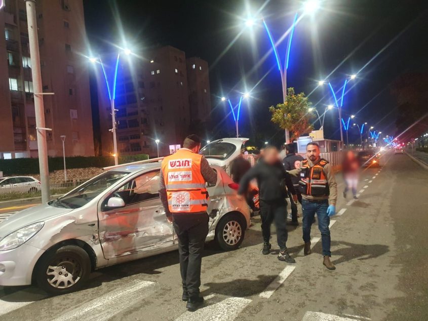 זירת תאונה בשד' ירושלים פינת הרצל. צילום ארכיון: דוברות איחוד הצלה
