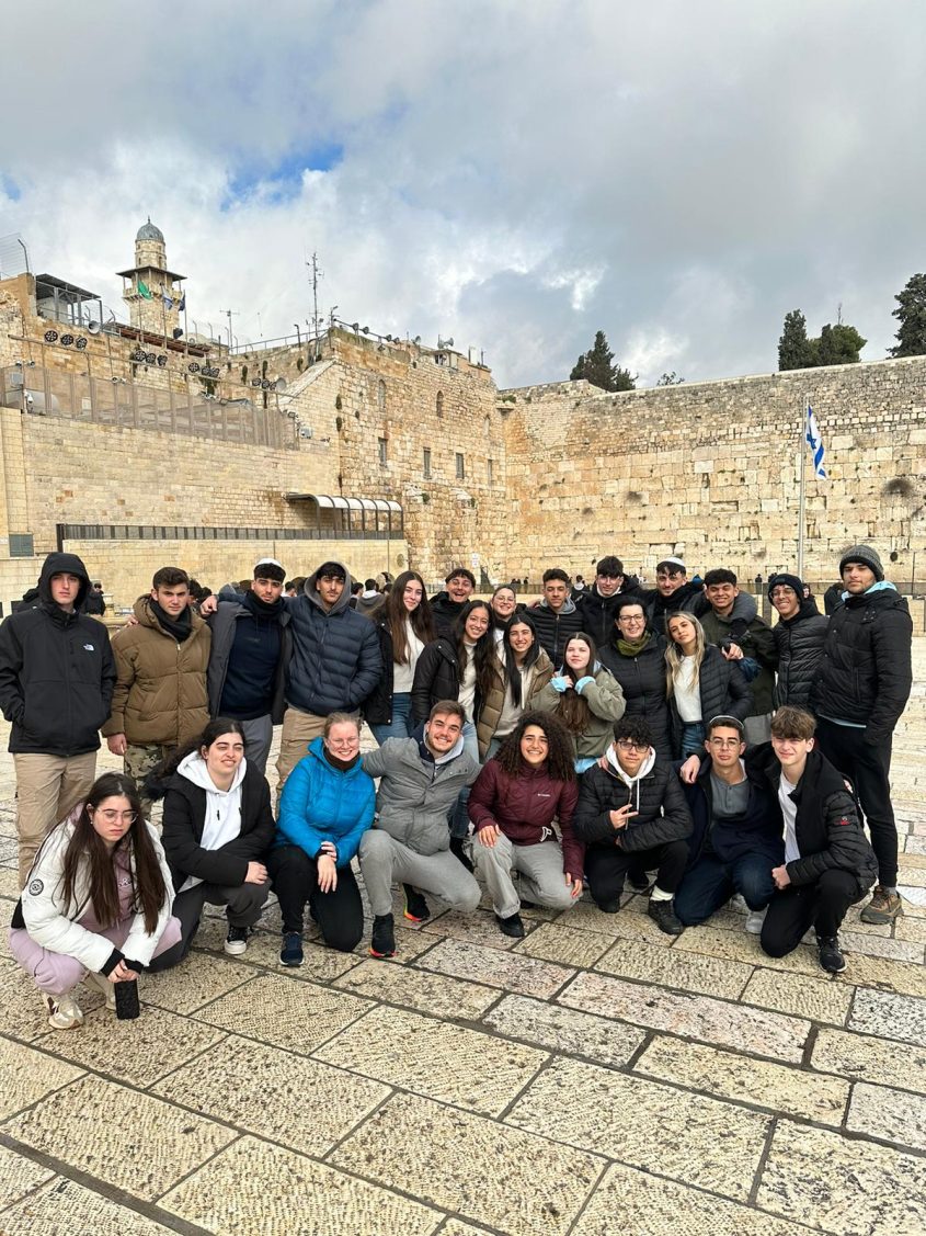 תלמידי יב' במקיף ג' במסע ישראלי. צילום: מקיף ג'