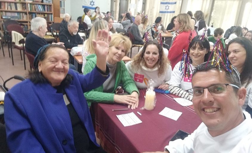 צוות מתי"א ביום המעשים הטובים. צילום: מתי"א אשדוד