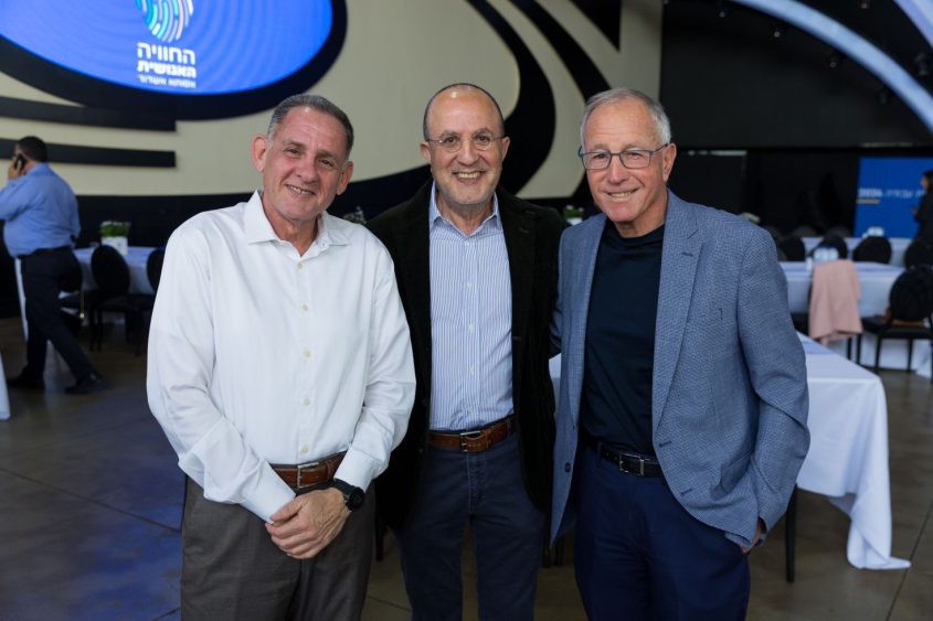 רן סער, ד"ר לסרי וד"ר ברנבוים בכנס באסותא. צילום: לירון מולדובן