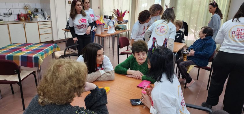צוות מתי"א ביום המעשים הטובים. צילום: מתי"א אשדוד