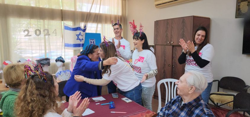 צוות מתי"א ביום המעשים הטובים. צילום: מתי"א אשדוד