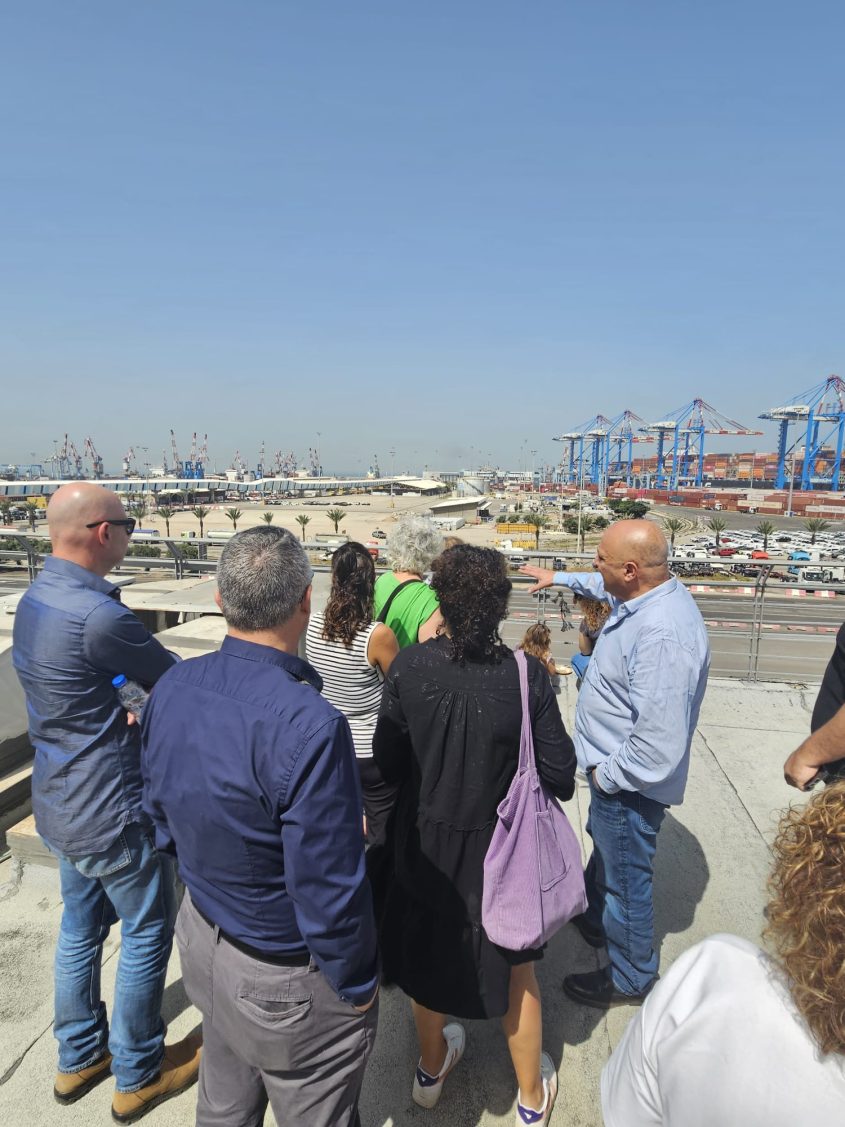 סיור למשפחותיהם של טל איילון ז"ל ורן פוסלושני ז"ל. צילום: דוברות נמל אשדוד