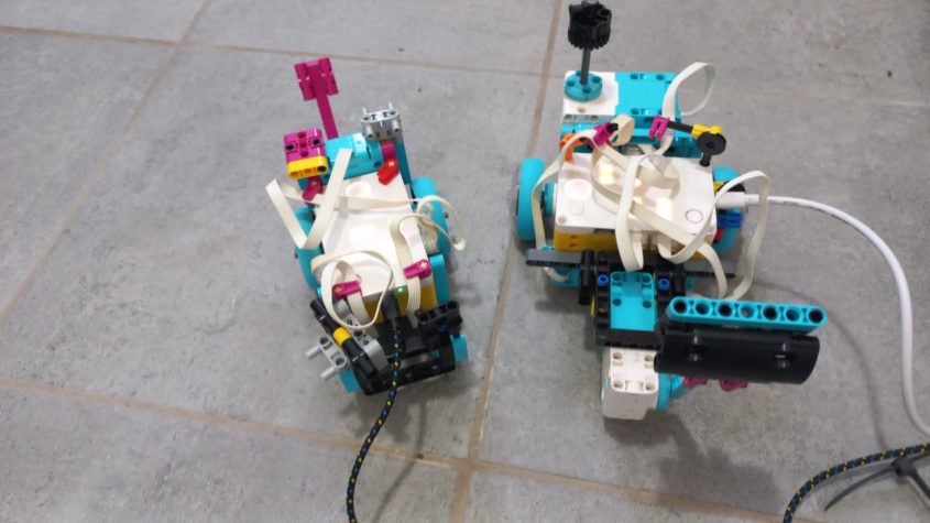 הרובוטים שיצרו התלמידים לתחרות