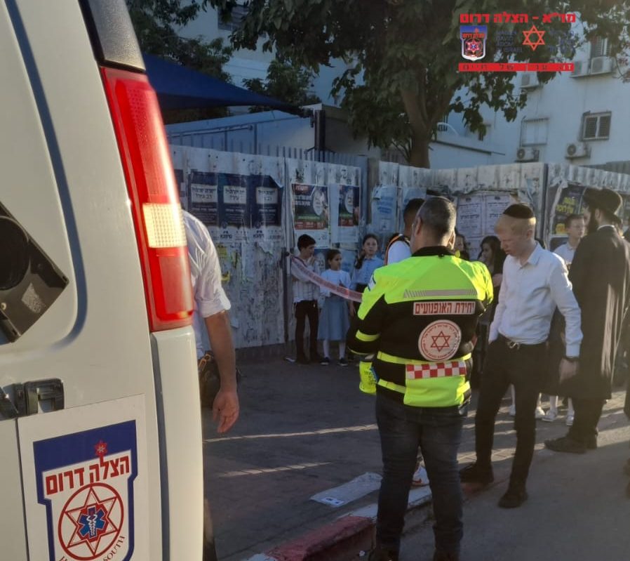 זירת התאונה ברחוב חיסדא. צילום: מד"א הצלה דרום
