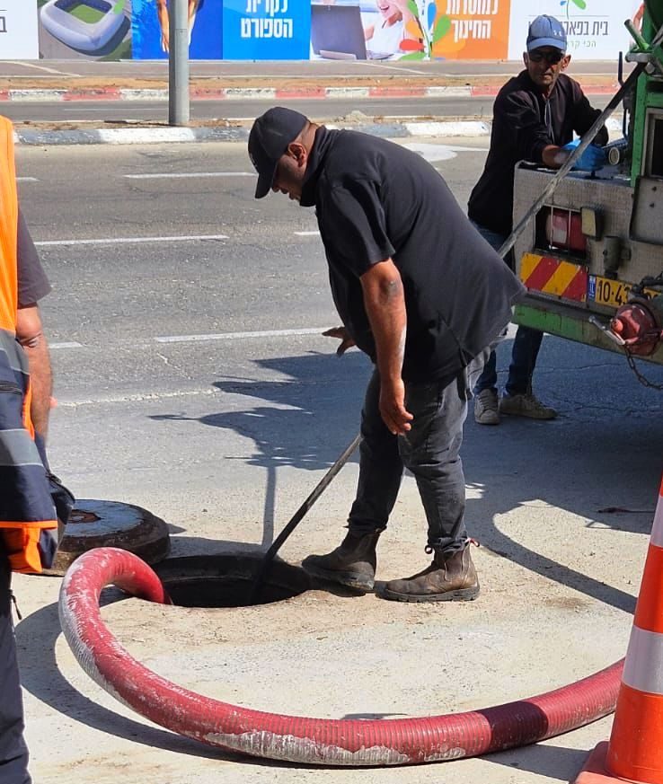 מנקים את הנקזים
