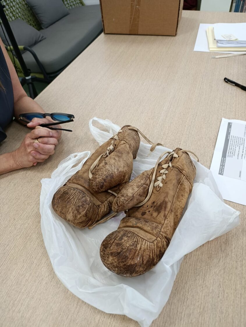 משמאל חיים שפיגלמן עם ידיד ברחובות ורשה. צילום: משפחת שפיגלמן