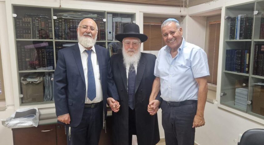 ח"כ שלום דנינו, הגיע לקבל את ברכת הרב