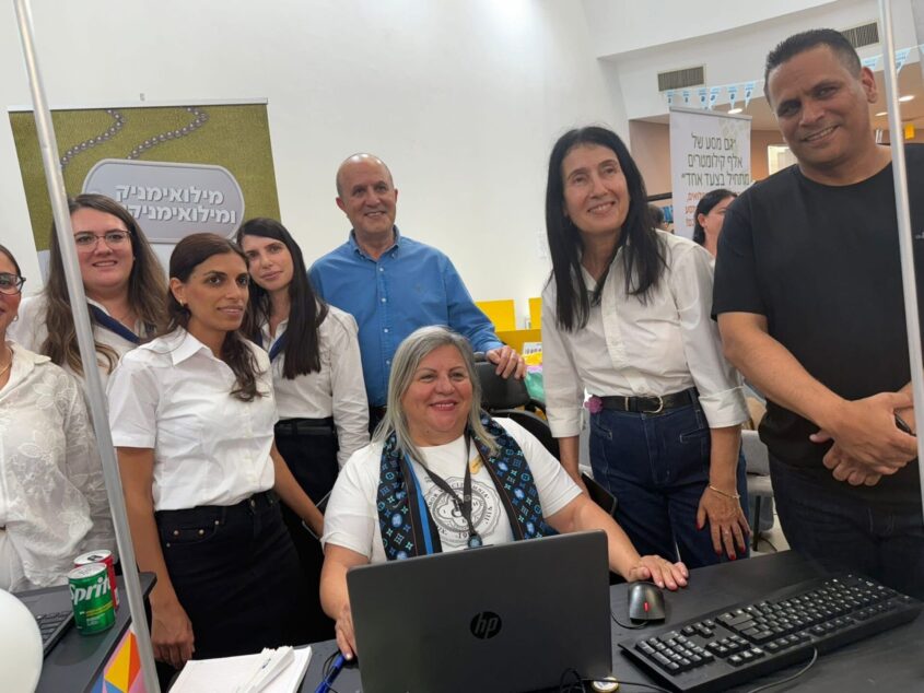 לסרי במרכז כיוונים, היום. צילום: שמואל דוד
