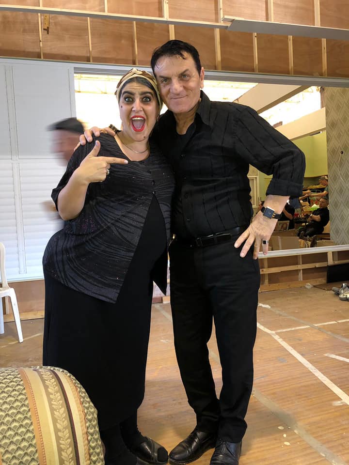 שוטה ז"ל ובתו סיון אטנר בתור "פרידה יושבייב"