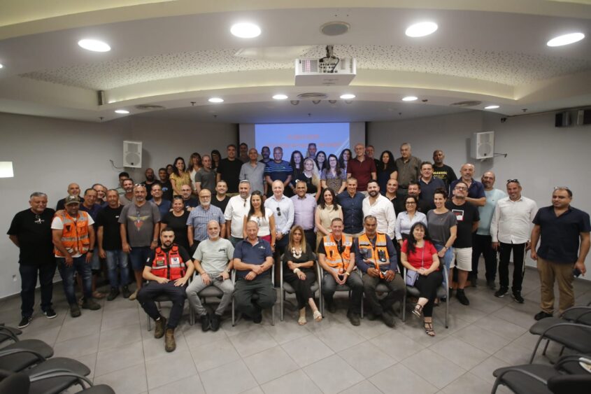 עובדי נמל אשדוד. צילום: רונן נג'אתי