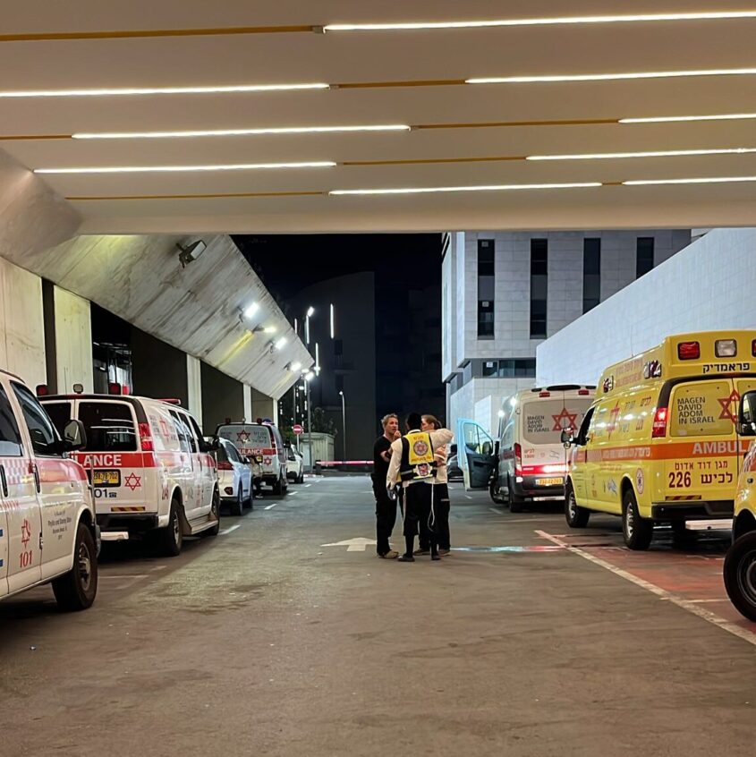 האמבולנסים באסותא. צילום: מד"א הצלה דרום