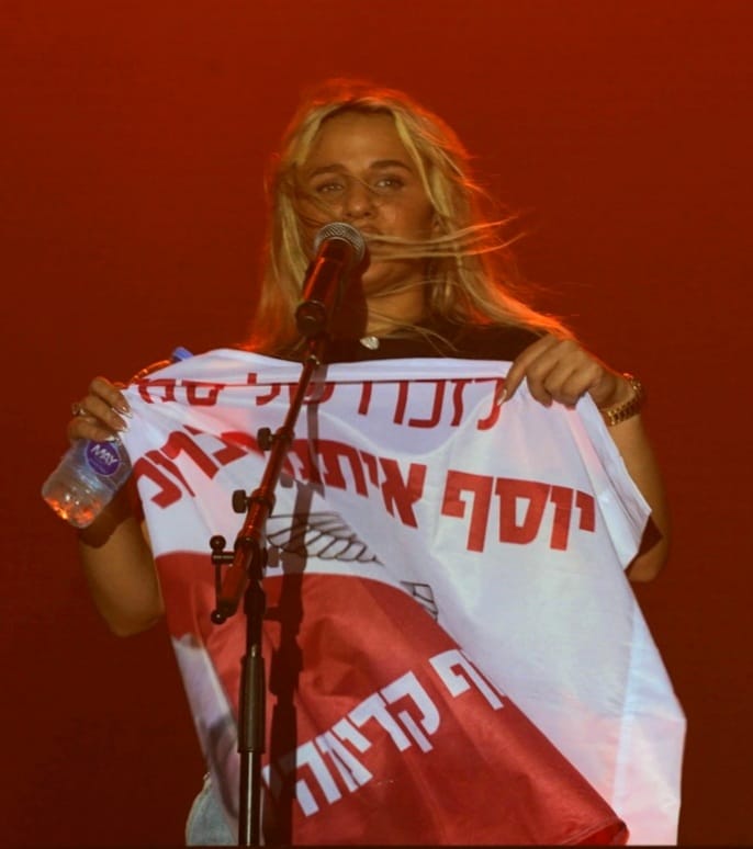 עדן בן זקן בפסטיבל חלון לים התיכון. צילום: טוביה סגל
