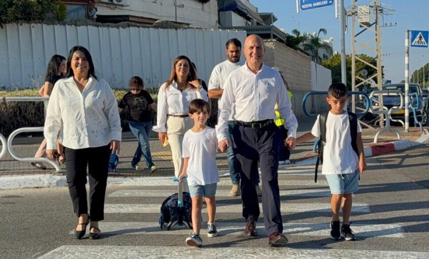 ד"ר לסרי הבוקר לצד יהודית ביטון