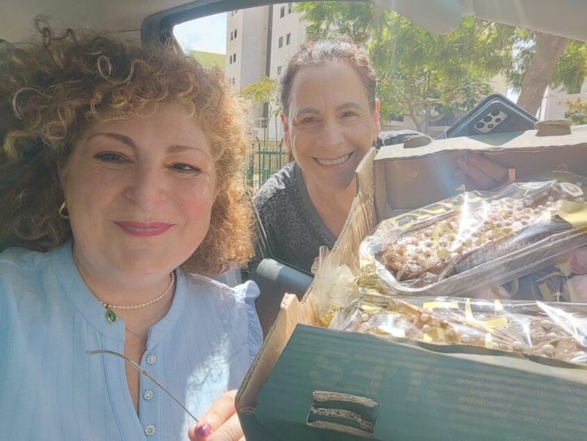 חלוקת משלוחים לחג לחיילים בודדים