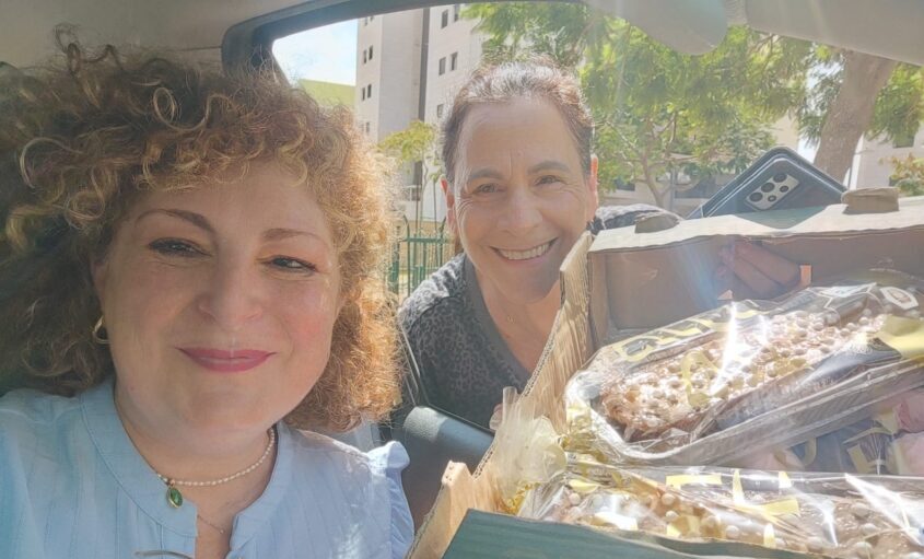 חלוקת משלוחים לחג לחיילים בודדים