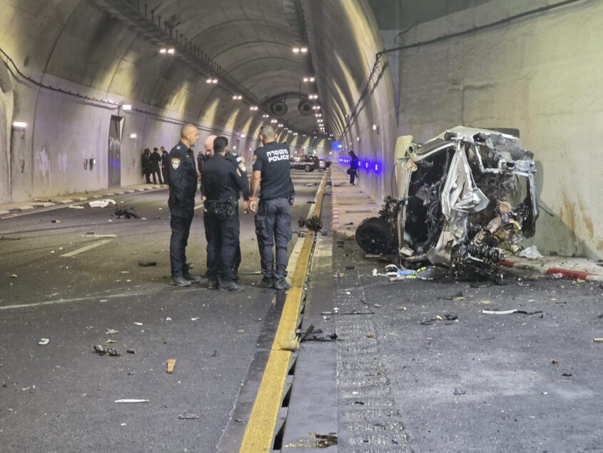 זירת התאונה במנהרות ידין. צילום: דוברות המשטרה