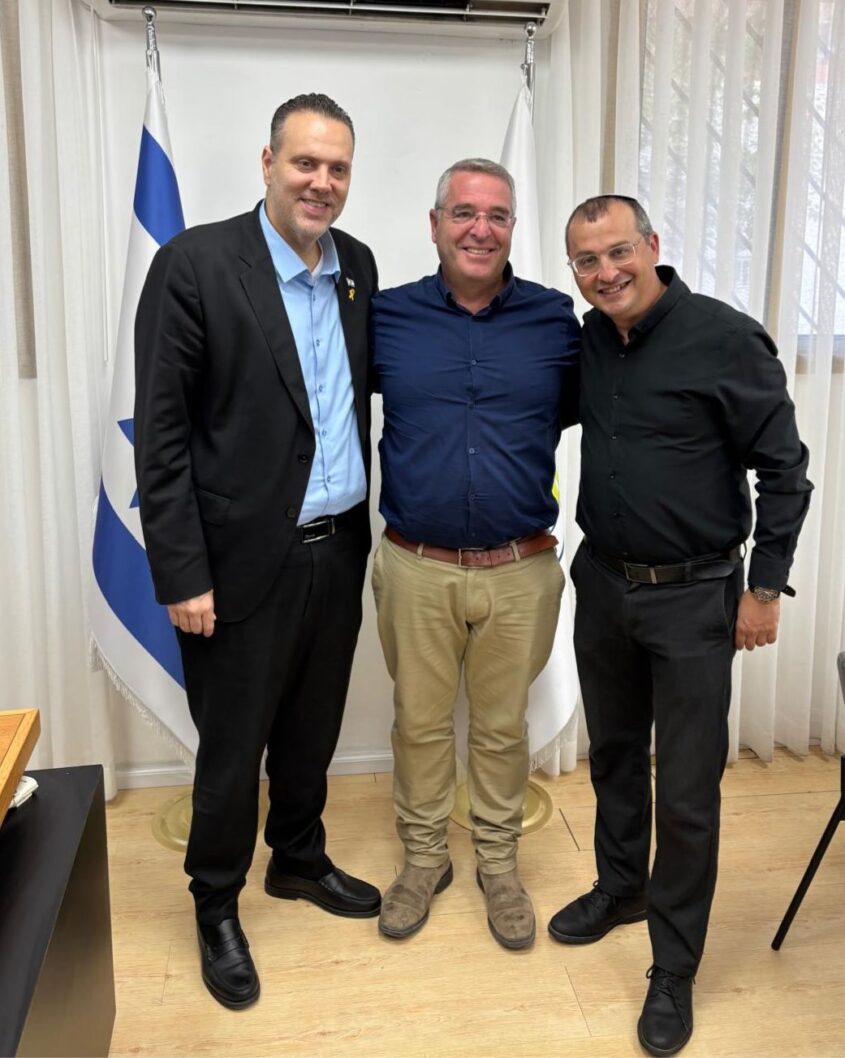 השר מיקי זוהר בביקור בחבל יבנה. צילום: מועצה אזורית חבל יבנה