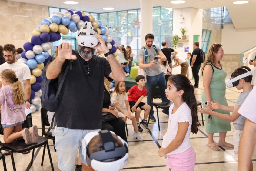 חניכת תכנית מצוינות במדעים. צילום: מרכז פיס למדעים
