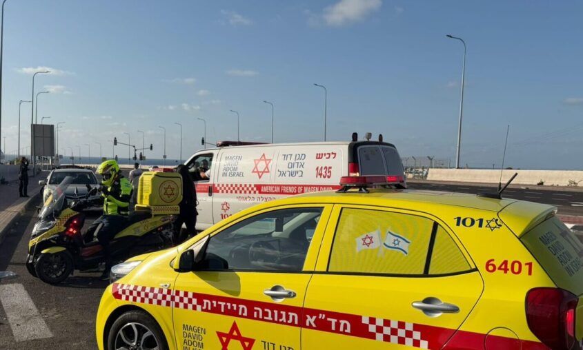 זירת התאונה ברחוב נמלי ישראל. צילום: מד"א הצלה דרום