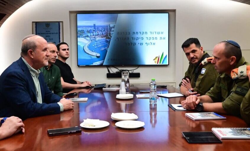 פגישה עם אלוף פקע"ר. צילום: אורי קריספין