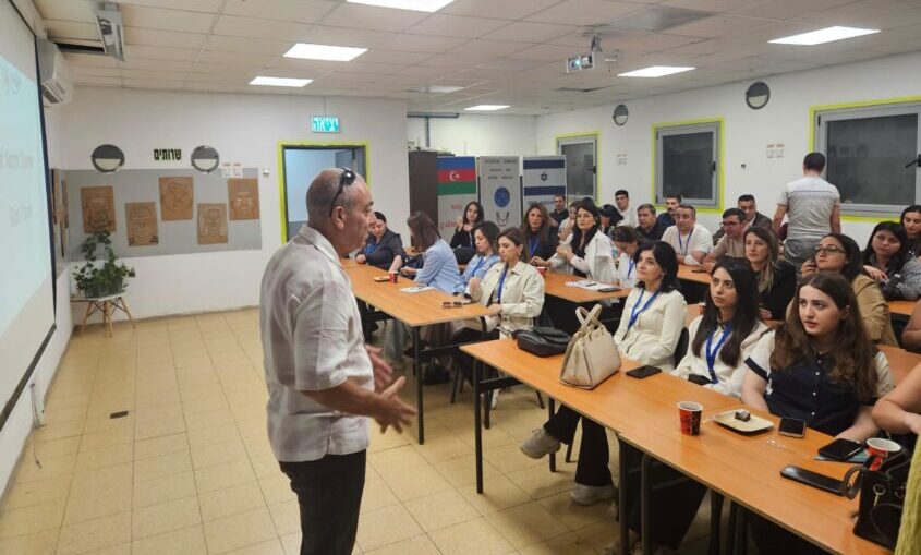 משלחת מאזרבייג'ן בגן יבנה